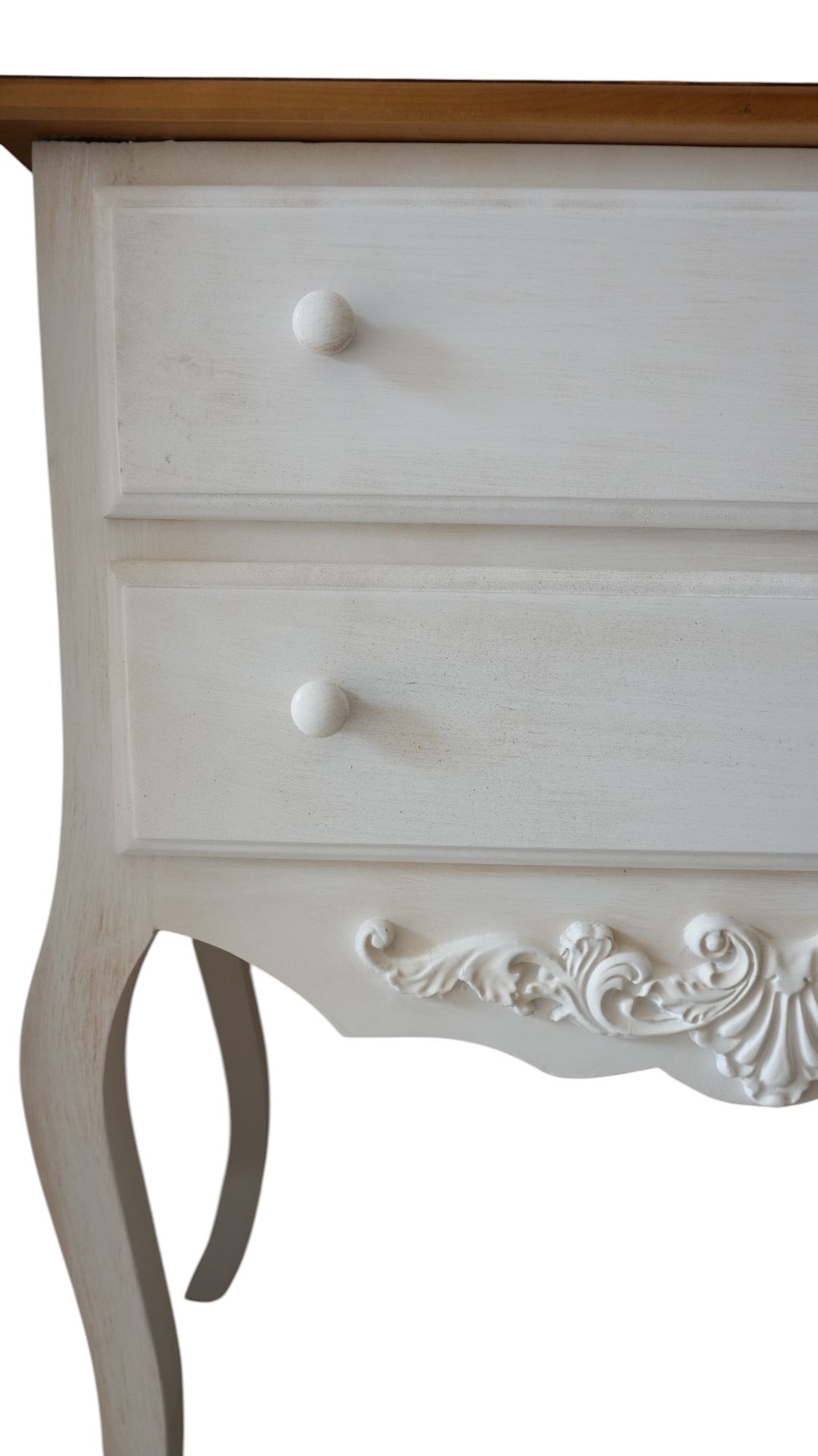 Cassettiera in legno con fregio