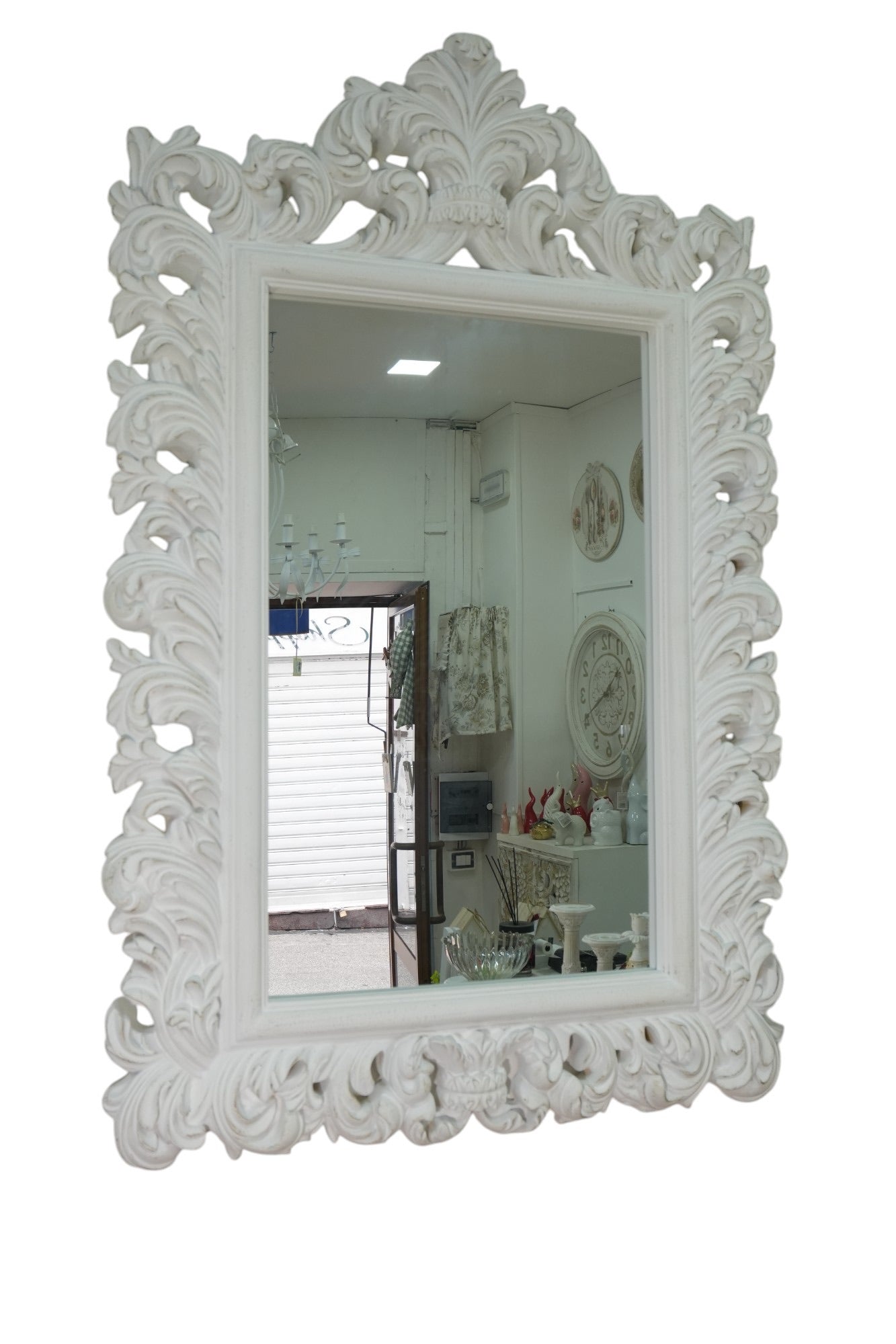 Specchio con cornice lavorata
